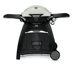This portable gas grill is perfect for traveling, since it's very compact and handy, plus it's great for apartment balconies or patios. Consider The Weber Q 3200 Portable Gas Grill When You Have Less Space Natural Gas Grill Best Gas Grills Propane Gas Grill