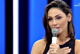 Anna zero, la tatangelo racconta il suo nuovo album: Anna Tatangelo Senza Veli E Totalmente D Orata Per Presentare Il Nuovo Album