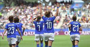 Enquanto seus jogadores curtem o descanso, o verdão recebe nesta semana a seleção italiana feminina de futebol. Italia Goleia Jamaica E Assume A Lideranca Do Grupo Do Brasil No Mundial Feminino Jovem Pan