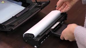 Samsung ml 1640 printer is a mono laser printer that is designed to print high quality black and white documents. Drukarka Samsung Ml 1640 Jak Wymienic Toner I Drtusz Pl Youtube