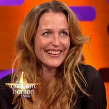 Watch #GillianAnderson react to real life X-Files in this throwback!👽