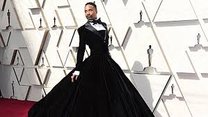 Billy porter shut down the red carpet int his christian siriano tuxedo gown at the 2019 oscars.jordan strauss / ap. Billy Porter S Dress At Oscars 2019 Is Pure Eleganza Extravaganza Hollywood Life