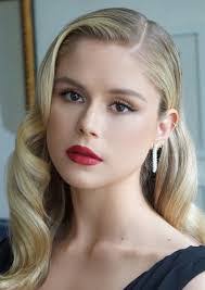 Alexis Larkin's Instagram, Twitter & Facebook