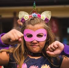 Gidget Walker's Instagram, Twitter & Facebook