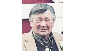 Charles Maxey's Instagram, Twitter & Facebook