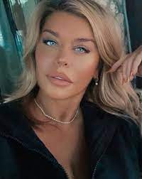 She currently resides in onesti, romania. Pro Tv Loredana Groza A New Photo In A Swimsuit The Fans Put It On The Wall