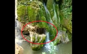 Cascada este destul de seaca fata de anii trecuți. Jv56n7p1wqafpm