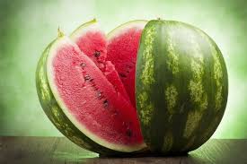 Preferez Les Fruits Rouges Aux Fruits De Couleur Verte Pour Mincir Photo Fruit Fruits Pasteque
