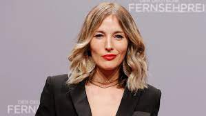 Denn geht es nach den moderatoren joko und klaas, gibt es den kanton gar nicht. Jeannine Michaelsen So Verboten Sexy Ist Ihr Tattoo Intouch
