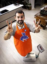 Necesitarías 25 días con sus noches para ver todos los programas de robin food tv, así que vete preparando un camión de palomitas. Robin Food Protagoniza En Caceres La Gala Gastronomica Tentacion Es Hoy