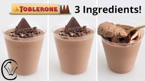 Die namensschöpfung übrigens ist eine mixtur aus dem familiennamen tobler und dem italienischen begriff torrone. 3 Zutaten Toblerone Schokoladenmousse Dessert Video Rezepte