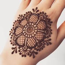 Beautiful flowers simple easy gol tikki henna mehndi designs for hands for eid,weddings by mmp. Gol Tikki Mandala Mehndi Design With Bangle K4 Fashion