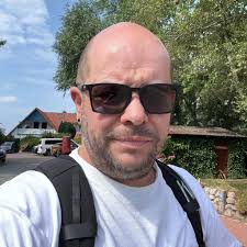 Any jungle in guy? Human Traffic reminding us how much fun record shopping  is 😂