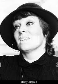 Sheila Davis ex moglie di John Bindon l'attore a causa di apparire presso  la Old Bailey su un accusa di omicidio DBase Foto stock