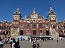 Lets start your journey now. Station Amsterdam Centraal Spoorbeeld