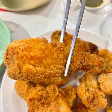 협찬 우리 집이 치킨 맛집???? 하림 후라이드 조각치킨, 순살치킨 100% 국내산 냉장 닭을 사용해서 신선하고 뼈가 하얀 다리, 날개,  몸통이 한 팩에 그대로???? 딥 후라이 공법으로 튀긴 바삭한 튀김옷까지 치킨 집에서 먹는