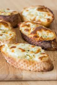 Toasted Garlic Cheese Bread Recipe With Italian Bread Butter Oregano And Mozzarella Cheese Quick And E Cheese Bread Recipe Garlic Cheese Bread Cheese Bread