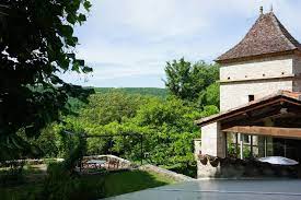 Elles ont toutes bénéficié d'une visite de contrôle afin de vous garantir un service de qualité et en plein cœur de cahors, profitez de deux chambres d'hôtes à deux pas du marché avec vue sur les toits de la ville et. B B Chambres D Hotes Les Caz Elles France Cahors Booking Com