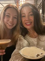 Some ladies and I went to the Harry Potter Quiz last night and we had a fun  time. We dressed up and Lisa even won a best dress prizes!! (She came as