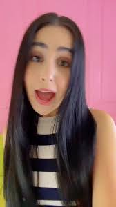 Elisa Dwyer's Instagram, Twitter & Facebook