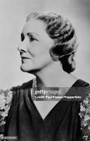 Fay Holden's Instagram, Twitter & Facebook