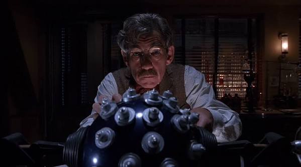Mike's Movie Cave: The Shadow (1994) – Review