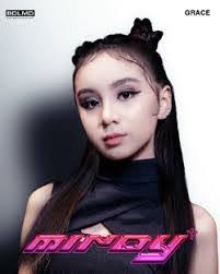 Robyn Geisler's Instagram, Twitter & Facebook