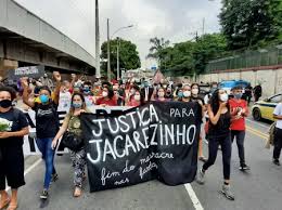 Por volta das 05h50m da manhã, 200 agentes da polícia. Be7vokloyc 7em