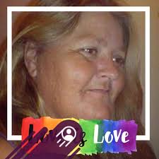 Simone Porter shows us her family's store at 62a Beach Road! It is now home  to Bahlu Coffee Bar! Simone says" "My family (Wheals) owned it in 87 for a  few years." 🤩