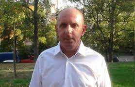 Τόλη και η φωτογραφία των εγκαινίων. Diegrafh Apo Th Nd O Kwstas Stefanidhs Meta To Sxolio Gia Thn Koyneba Parallaxi Magazine