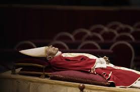 Pope Emeritus Benedict XVI's Body Lies In State At Vatican - Fox21Online
