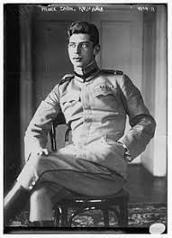 În 1940 deja, nemaifăcînd faţă situaţiei interne şi externe, carol abdică lăsînd puterea în mîinile generalului antonescu. Carol Ii Of Romania Wikipedia