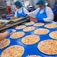 Is it crackery, as many frozen pizzas tend to be, or is it chewy and yeasty? Face The Facts Why Your Favorite Frozen Pizza Brand Is Overrated Corn Nation