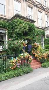It is full of her favourite flowers, most especially varieties of tulips and poppies. The Flower House Glasgow Ecosse Tarifs 2021 Mis A Jour Et Avis Chambres D Hotes Tripadvisor