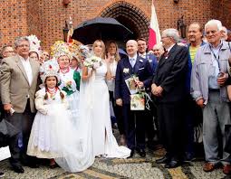 Bartłomiej wróblewski urodził się w 1977 roku. Slub Posla Pis W Poznanskiej Katedrze