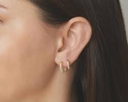 Aros pequeños, pendientes con circonitas pavé, pendientes de aro con  diamantes, aros pequeños de oro, aros de oro con circonitas, aros pequeños  de oro, aros de plata