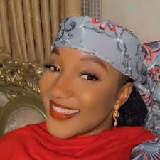 Lisa Clem Johnson (@begummubarik)