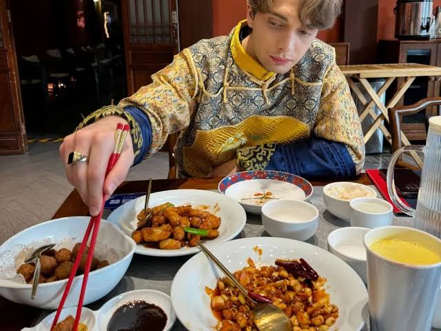 Tourist Restaurant or Local Restaurant in China? - FoyoChinaTrip