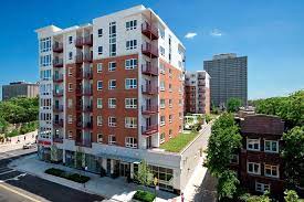 View our selection of the best apartment buildings in chicago 2020. Ten Of The Best Rated Apartment Communities In Chicago Rentcafe Rental Blog