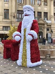 Reamintim, cursa „maratonul de crăciun by naturalis 2018 se va desfășura pe 16 decembrie în piața marii adunări naționale, începând cu ora 10:00. Ar Putea Fi Chewbacca Travestit Cel Mai Urat Mos CrÄƒciun Din Romania