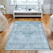 Duz Desensiz Hali Panosundaki Pin