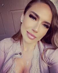 Alisa Stone's Instagram, Twitter & Facebook