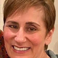 Elizabeth Devaney's Instagram, Twitter & Facebook