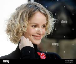 Die Schauspieler Lara Joy Koerner posiert am Dienstag, 8.Februar 2005,  waehrend einer Presseveranstaltung fuer die Medien in Hamburg. Die ARD  strahlt den Zweiteiler " Vera-Die Frau des Sizilianers", in der Koerner die