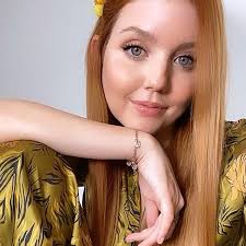 Kelly Dawn's Instagram, Twitter & Facebook