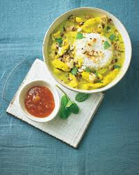 Ein Schnelles Curry Mit Indischem Touch Zaubern Wir In 30 Minuten Mit Von Der Partie Sind Mango Chutney Und Hahnchenbrust Hahnchen Curry Hahnchencurry Curry