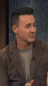 Edward Norton sebagai Raja Baldwin IV di Kingdom of Heaven