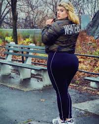 A gabi gregg é uma blogueira plus size incrível de los angeles. Fatshion Friday Athleisure For Big Bodies Ravishly