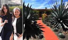 Doria on kansalliskirjaston ylläpitämä julkaisuarkisto, jossa on usean organisaation tuottamaa sisältöä. Meghan Markle S Mother Doria Ragland S La House Could Be A Tropical Villa Hello
