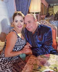 Además de luis alberto posada, en la tarima también hizo aparición el grupo musical néctar de colombia. Historia De Amor De Luis Alberto Posada Y Catalina Iglesias